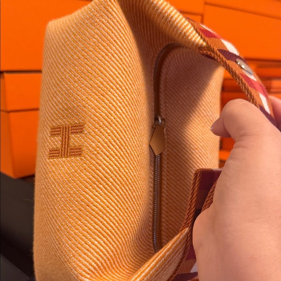 Hermes Tan Cosmetic Bag with Red Handle - Picture 10 of 10